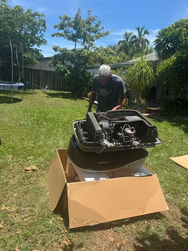AC unit replacement service on a Ocoee RV